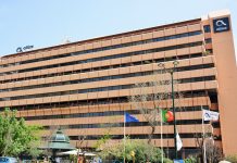 Comissão Europeia aplica coimas de 79 milhões de euros à Telefónica e à Pharol Comissão Europeia aplica coimas de 79 milhões de euros à Telefónica e à Pharol