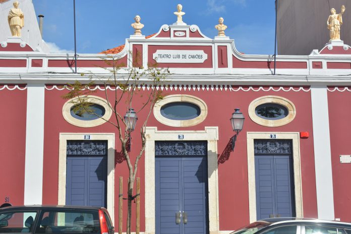 Teatro Municipal Luís de Camões dedicado às crianças e jovens abre portas