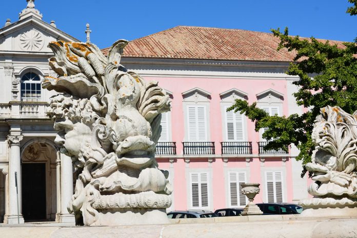 Governo atribui mais de 700 mil euros a Associações das Comunidades Portuguesas