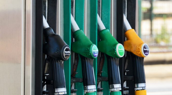 Combustíveis: Comissão Europeia propõe ajuda às famílias e indústrias mais vulneráveis