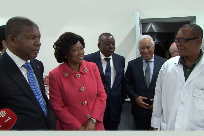 Presidente de Angola visita laboratório de investigação agrária e veterinária em Oeiras