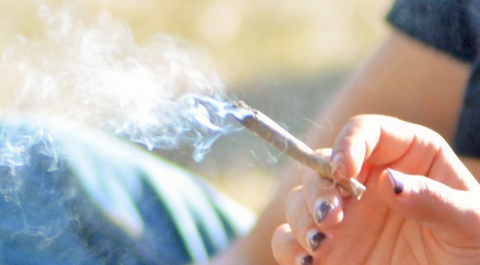 Comissão Europeia pretende contributos para revisão das regras europeia sobre tabaco
