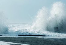 Alerta de mau tempo com vento forte e ondas até 12 metros