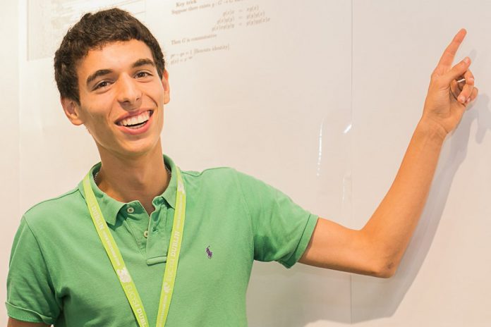 Portugal conquista três prémios no Concurso para Jovens Cientistas da UE - EUCYS Portugal conquista três prémios no Concurso para Jovens Cientistas da UE - EUCYS