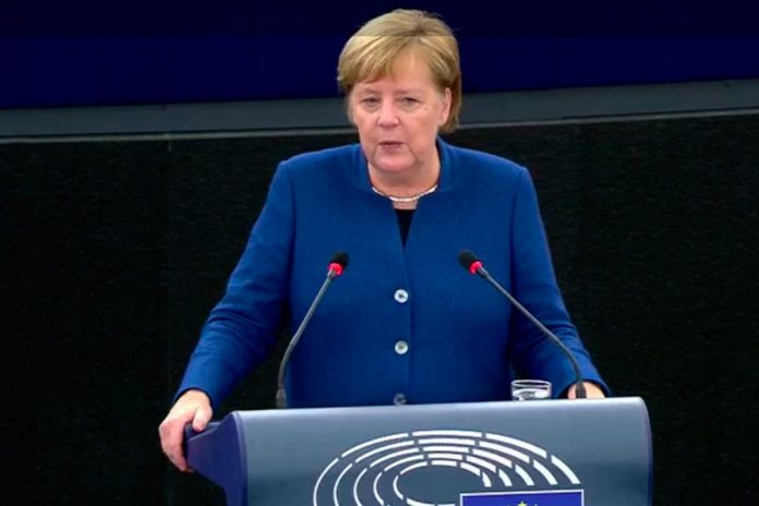 Exército Europeu defendido por Angela Merkel no Parlamento Europeu