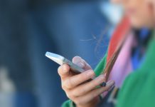 Smartphones prejudicam alguns adolescentes, mas não todos