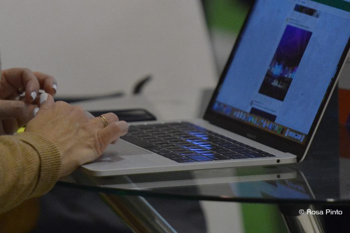 Trabalhadores consideram que trabalho remoto aumenta produtividade revela estudo da Michael Page Trabalhadores consideram que trabalho remoto aumenta produtividade revela estudo da Michael Page