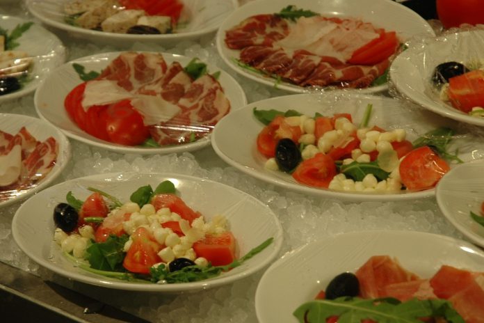 Produção de proteínas alternativas à carne é fundamental na UE para garantir segurança alimentar