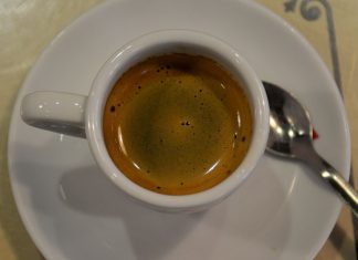 Estudo relaciona consumo de café à saúde metabólica e às hormonas sexuais Estudo relaciona consumo de café à saúde metabólica e às hormonas sexuais.