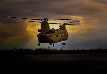 Boeing moderniza frota de Espanha com helicópteros Chinook CH-47F