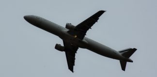 Mais de 8.000 cidadãos europeus foram repatriados do Médio Oriente pela União Europeia Mais de 8.000 cidadãos europeus foram repatriados do Médio Oriente pela União Europeia