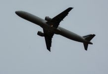 Transferência de dados de registos de identificação de passageiros entre a União Europeia e a Noruega e a Islândia abrangida por acordos