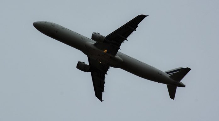 Comissão Europeia coordena saída de europeus do Médio Oriente e pode apoiar até 100% dos custos