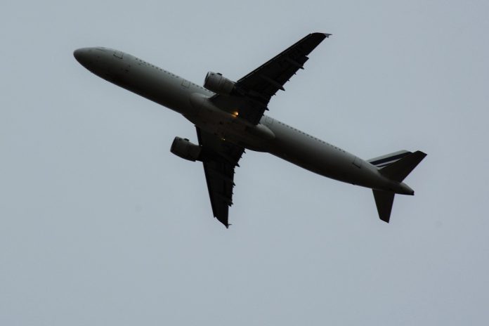 Comissão Europeia coordena saída de europeus do Médio Oriente e pode apoiar até 100% dos custos