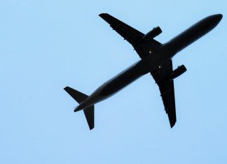 União Europeia e Suíça assinam acordo para transferência de dados de registo de nomes de passageiros