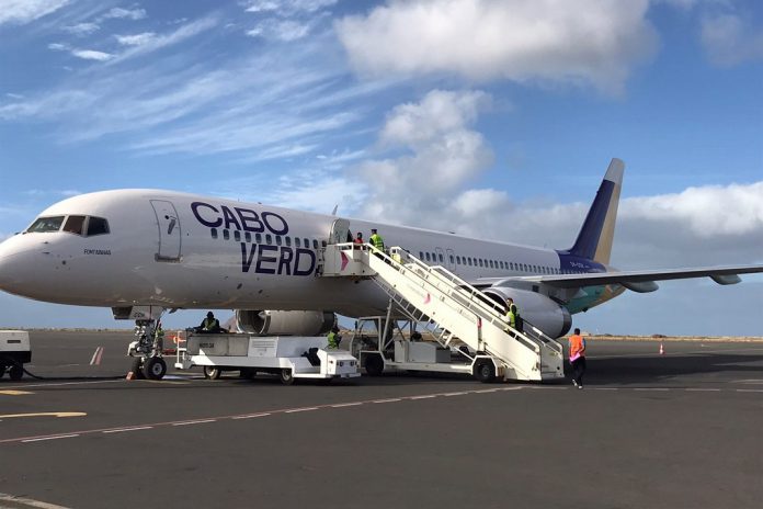 Cabo Verde Airlines recebe novo avião Boeing 757-200