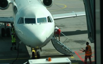 Governo suspende procedimento europeu de entrada e saída de pessoas oriundas de países de fora do Espaço Schengen Governo suspende procedimento europeu de entrada e saída de pessoas oriundas de países de fora do Espaço Schengen