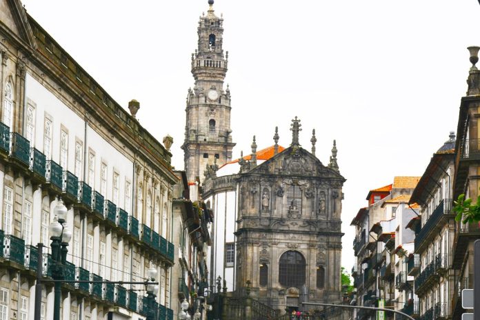 Transportes públicos do Porto reforçam serviço dia 29 de julho apoiando peregrinos da Jornada Mundial da Juventude Transportes públicos do Porto reforçam serviço dia 29 de julho apoiando peregrinos da Jornada Mundial da Juventude
