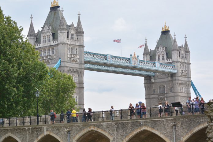 Portugueses viajam para o estrangeiro para aprender inglês