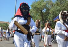 Desfile da Máscara Ibérica em Lisboa reúne grupos de seis países
