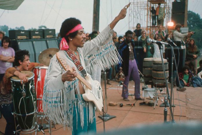 Woodstock no CCB com três horas e meia de 3 dias de Paz, Música e Amor