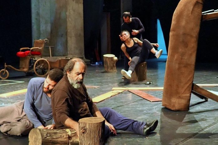 Verdades e mentiras da guerra do Ultramar no Teatro Carlos Alberto, no Porto Verdades e mentiras da guerra do Ultramar no Teatro Carlos Alberto, no Porto