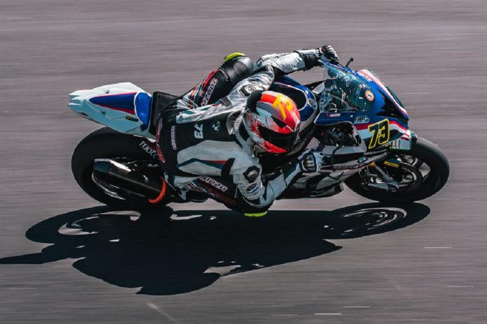 Rui Marto com a nova BMW S1000RR no Estoril