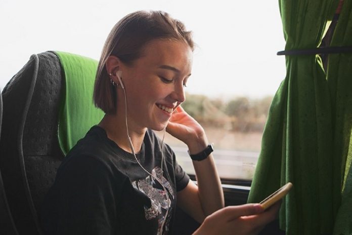 Autocarros da FlixBus em Portugal disponibilizam filmes nos telemóveis