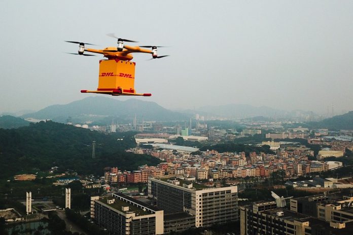 DHL Express inicia serviço de entrega de encomendas com drones