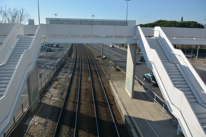 Nova Ponte Pedonal junto ao Museu Nacional dos Coches, em Belém, já está aberta