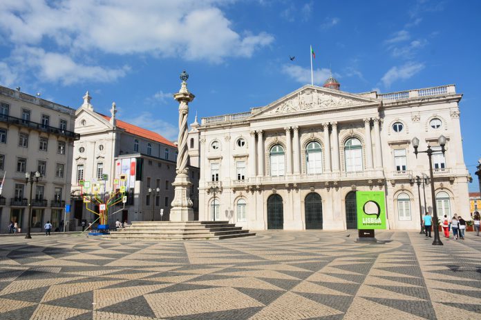 Câmara de Lisboa aprova mais 12 milhões de euros para apoio a atividades escolares Câmara de Lisboa aprova mais 12 milhões de euros para apoio a atividades escolares