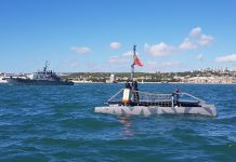 Drone marítimo inovador construído pela Marinha faz primeiro teste com sucesso