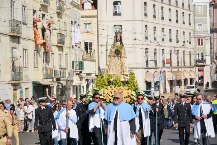 Procissão da Nossa Senhora da Saúde leva povo de Lisboa ao Martin Moniz