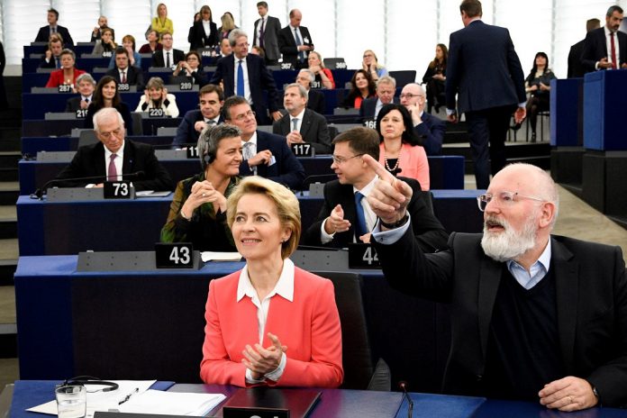 Comissão de Ursula von der Leyen aprovada no Parlamento Europeu