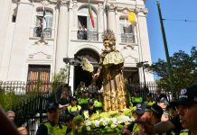 Santo António leva milhares em procissão pelas ruas de Alfama