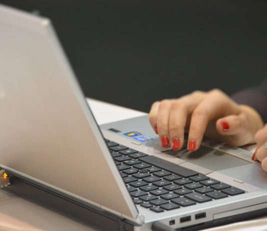 Tecnologia PHP que suporta plataformas WordPress, Drupal e Joomla apresenta falhas que permite o controlo de servidores sem palavra-passe