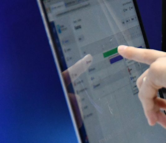 Alerta sobre chatbots de IA: são inteligentes mas não conscientes