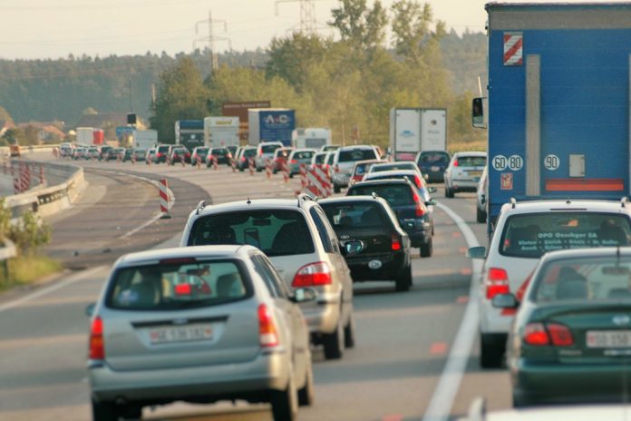 Ursula von der Leyen quer envolver industria automóvel num plano de ação para o setor Ursula von der Leyen quer envolver industria automóvel num plano de ação para o setor