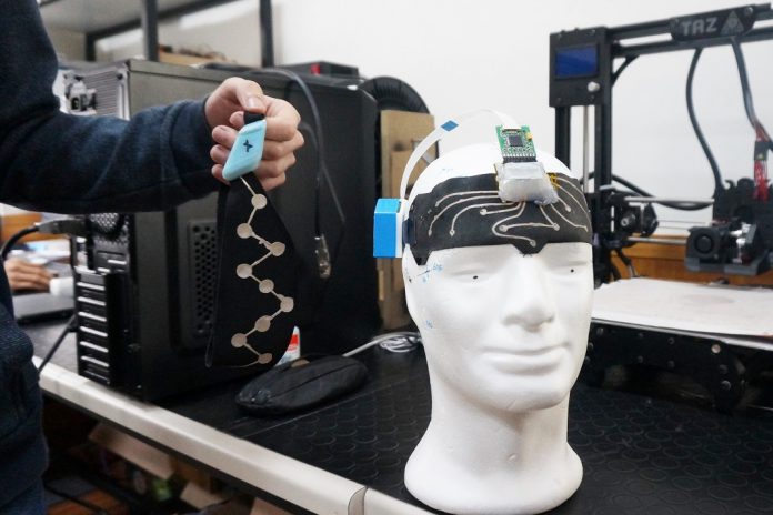 “EEG vestível” económico e reutilizável desenvolvido na Universidade de Coimbra