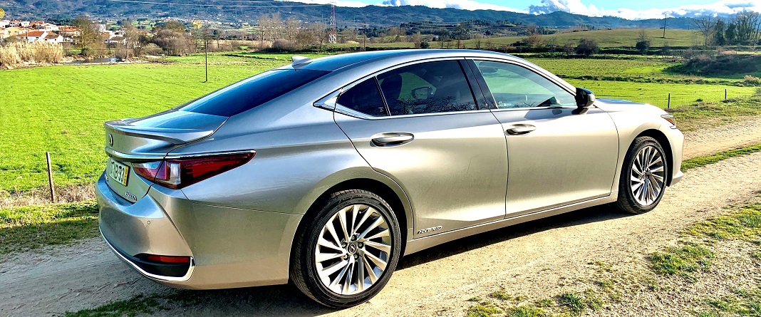 Lexus ES300h