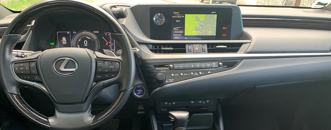 Lexus ES300h