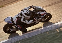 BMW S 1000 RR com jantes de fibra de carbono