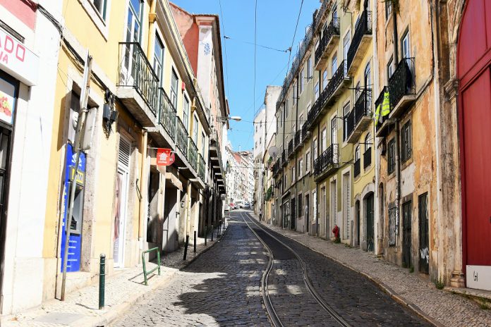 Stress, solidão e irritabilidade aumentam com pandemia da COVID-19