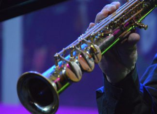 Músicos de sopro estão sujeitos a pressão intraocular – o alerta é de investigadores das Universidades do Minho e de Santiago de Compostela. Músicos de sopro estão sujeitos a pressão intraocular – o alerta é de investigadores das Universidades do Minho e de Santiago de Compostela