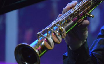 Músicos de sopro estão sujeitos a pressão intraocular – o alerta é de investigadores das Universidades do Minho e de Santiago de Compostela. Músicos de sopro estão sujeitos a pressão intraocular – o alerta é de investigadores das Universidades do Minho e de Santiago de Compostela
