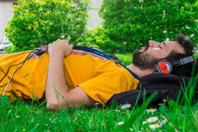 Produção multissensorial do teatromosca a partir do Parque dos Poetas em Oeiras