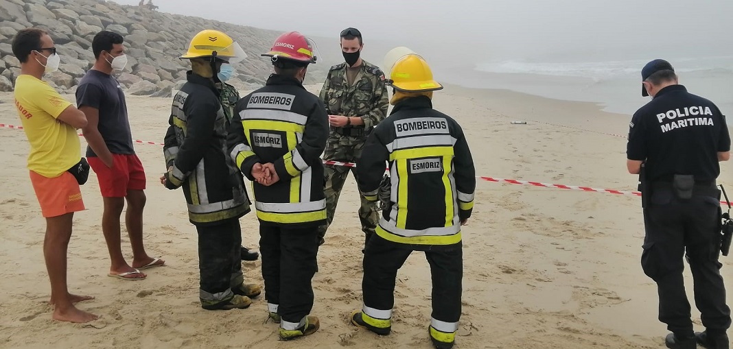 Engenho descoberto na praia de Esmoriz inativado pela Marinha