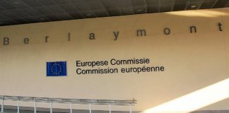 Comissão Europeia pede aos EUA clareza sobre eventuais medidas após decisão do Supremo Tribunal dos Estados sobre tarifas