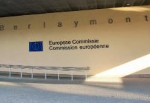 Comissão Europeia conclui negociações com Moderna para vacinas COVID-19