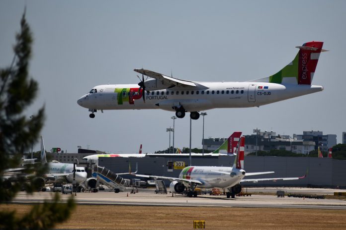 Trafego de passageiros nos aeroportos em Portugal recupera no trimestre de 2021